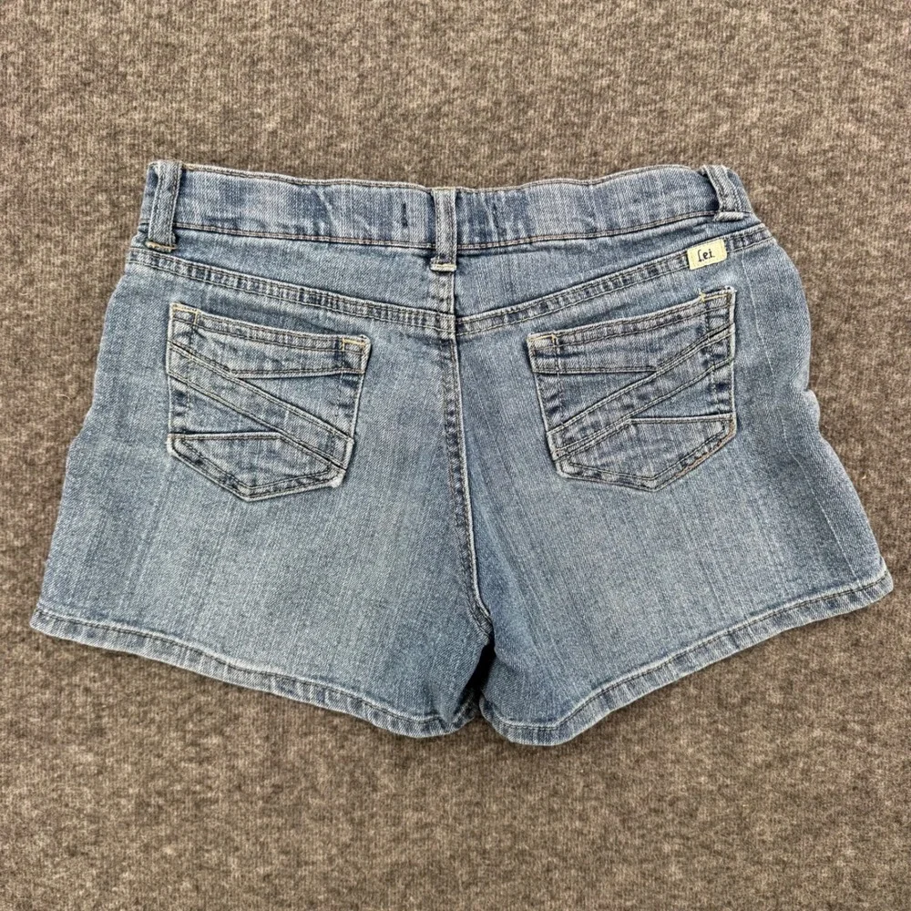 LEI Chelsea Lowrise Denim Shorts Medium Wash Blue Girls Size 14 Adjustable Waist